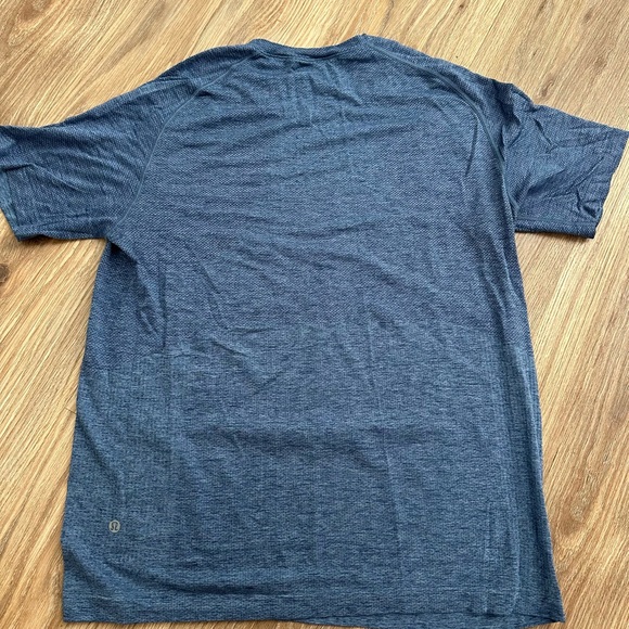 Men’s Lululemon Metal Vent Tech tee. Size L - Picture 2 of 3